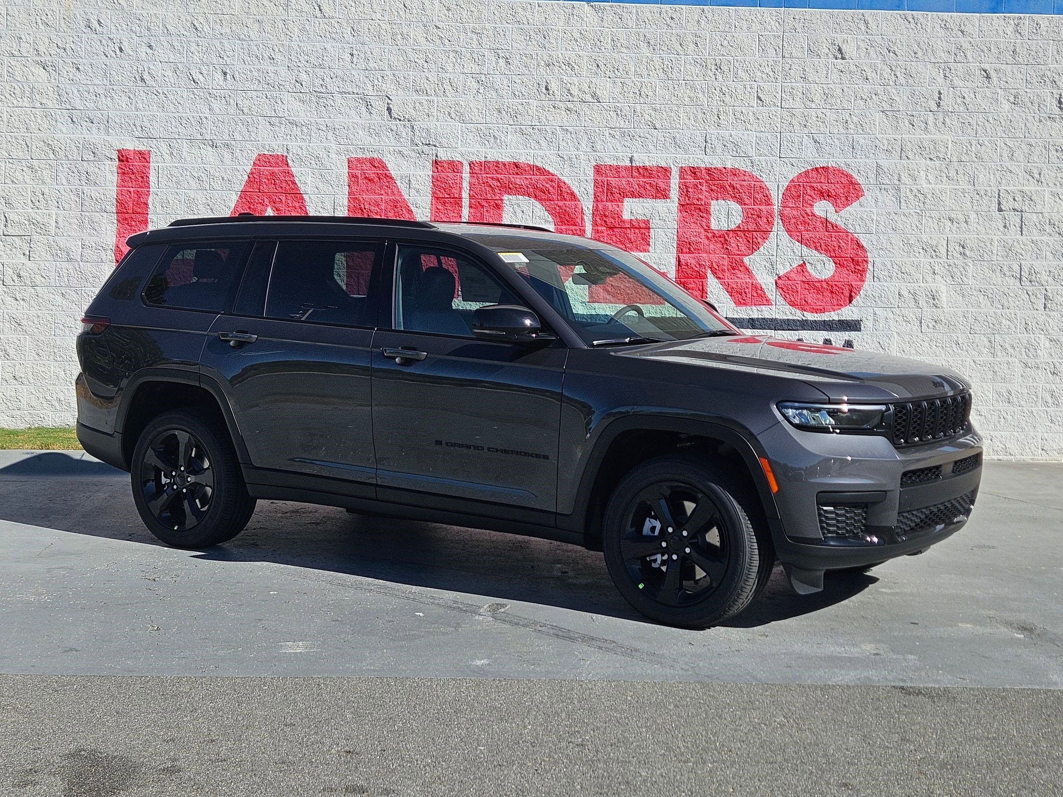 2025 Jeep Grand Cherokee L Altitude's photo