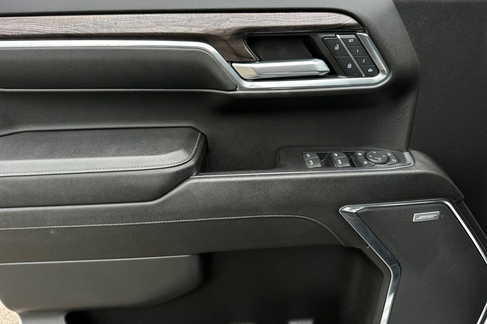 2023 Chevrolet Silverado 1500 LTZ photo 18