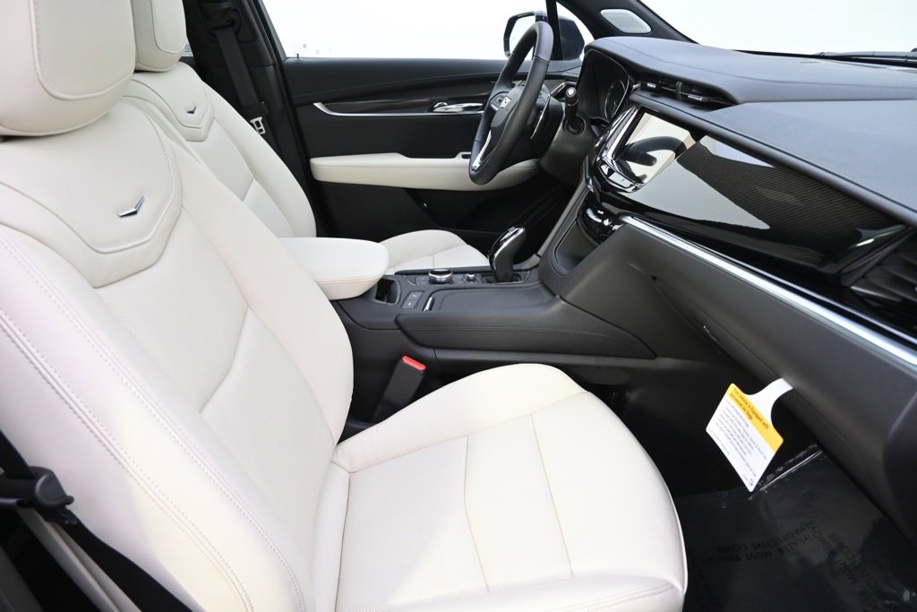 2025 Cadillac XT6 Sport photo 14