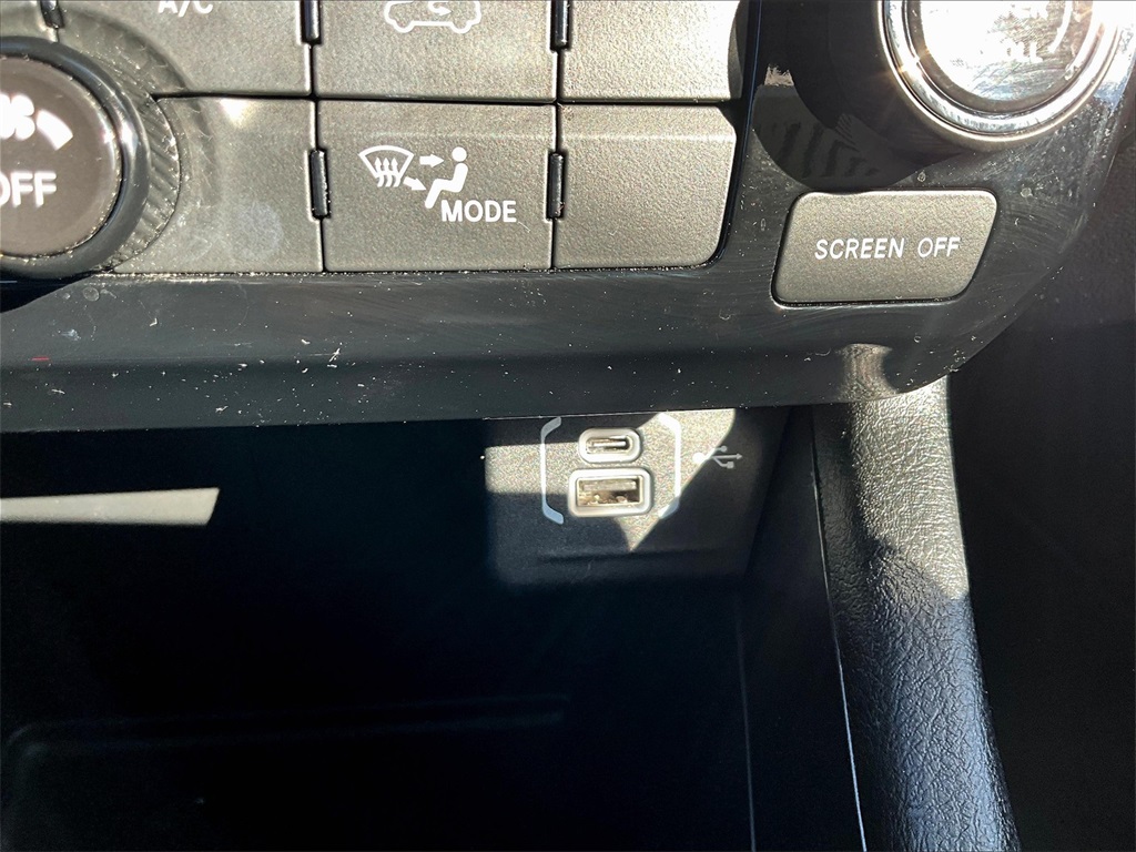 2022 Jeep Compass Latitude photo 25