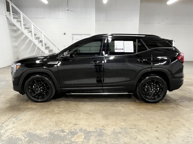 2023 Gmc Terrain SLT photo 2