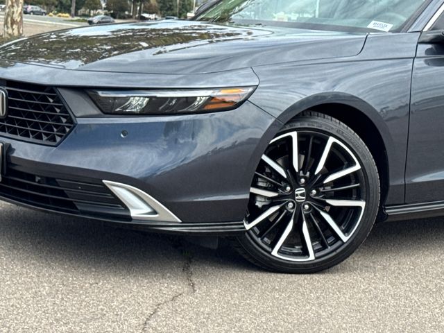 2023 Honda Accord Hybrid Touring photo 3