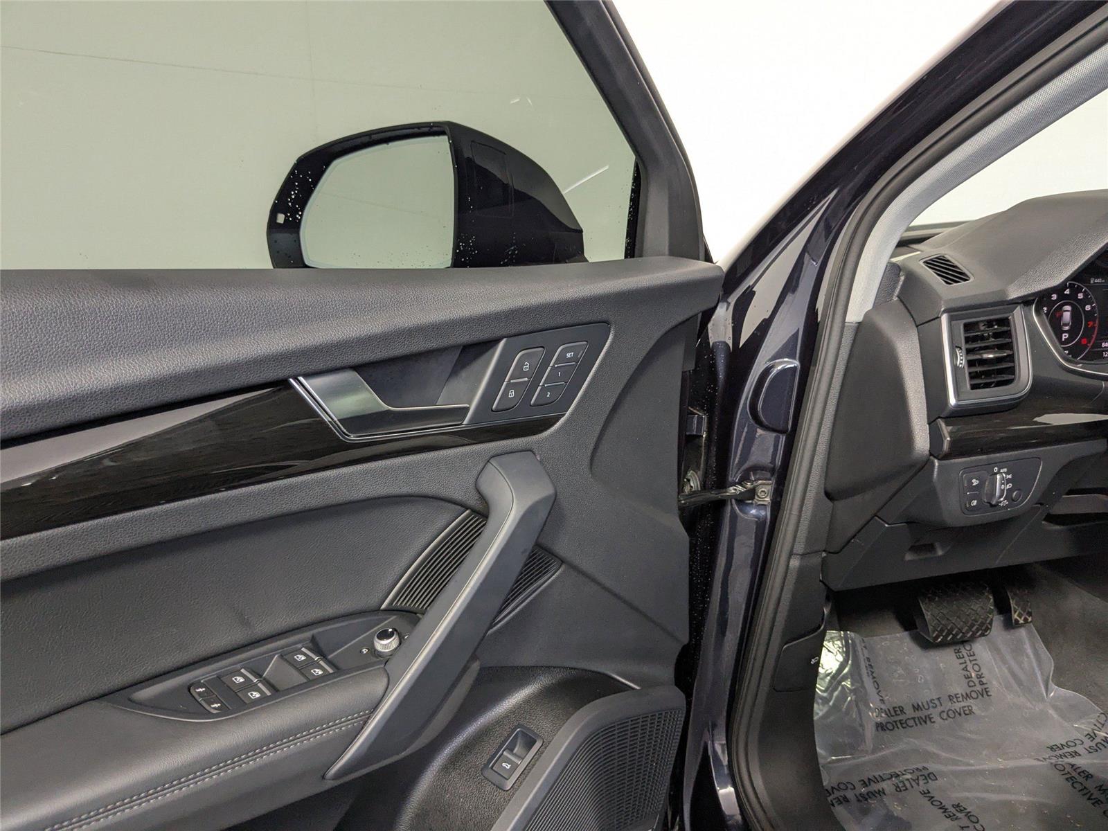 2020 Audi Q5 45 Premium Plus photo 6