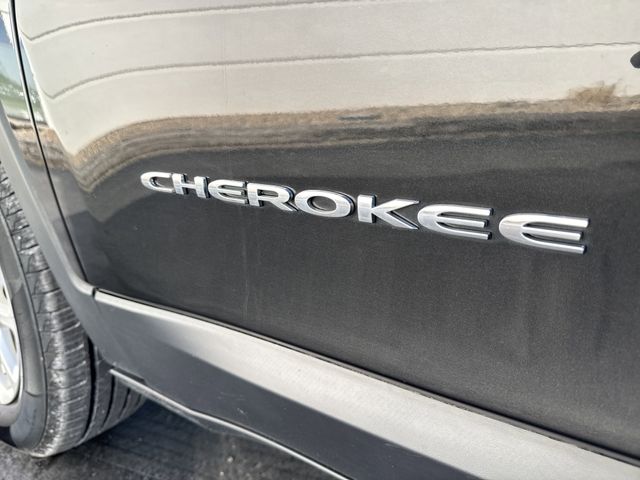 2016 Jeep Cherokee Latitude photo 27