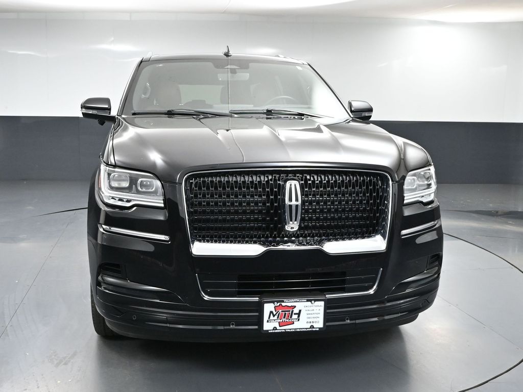 2024 Lincoln Navigator Reserve Luxury Monochromatic photo 9