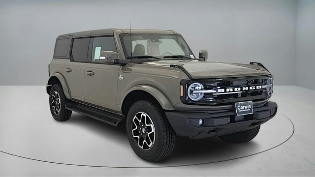 2025 Ford Bronco 4-Door Outer Banks's photo