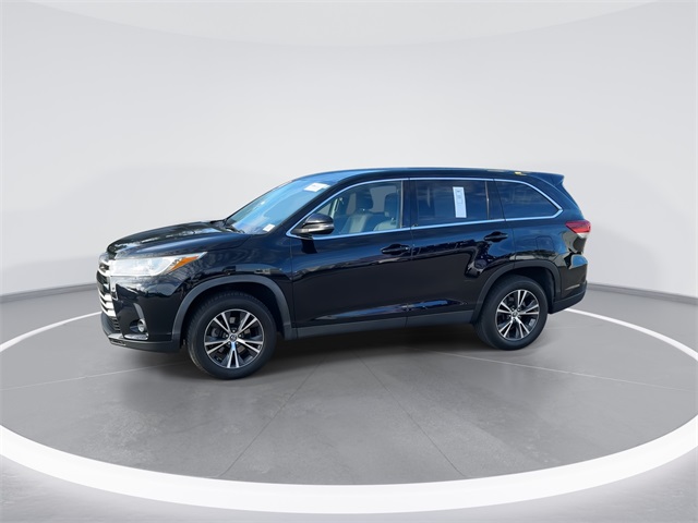 2019 Toyota Highlander LE photo 3