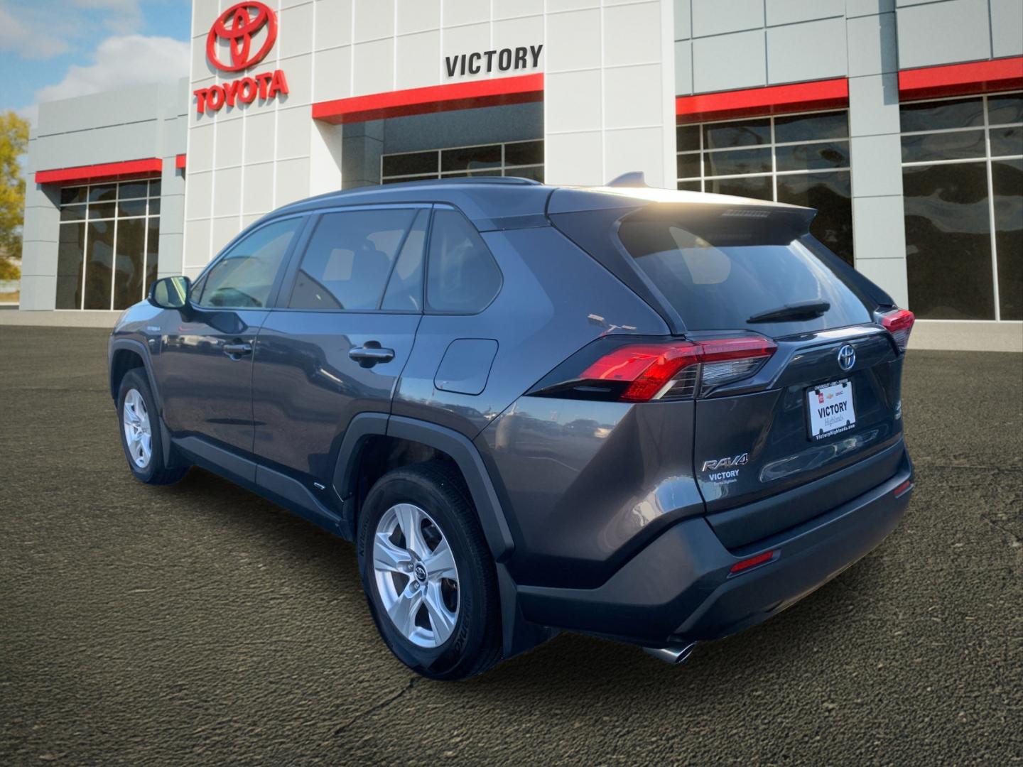 2019 Toyota RAV4 Hybrid XLE photo 2