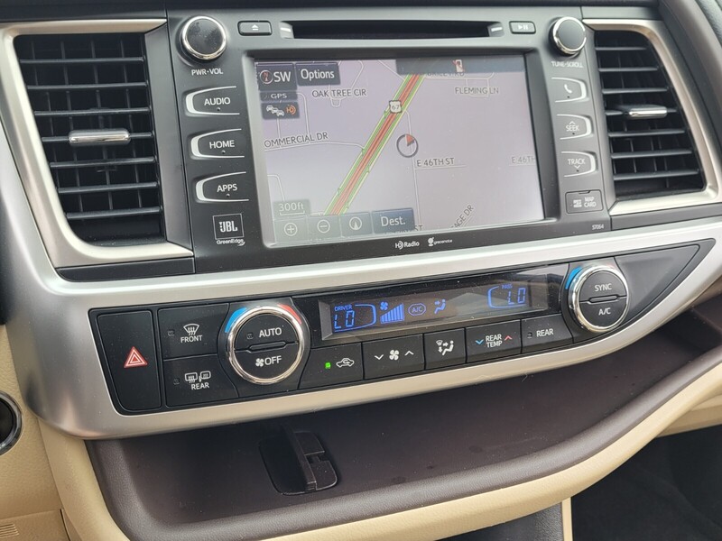 2015 Toyota Highlander Limited photo 17