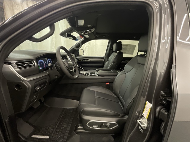 2025 Jeep Wagoneer Series II Overland photo 8