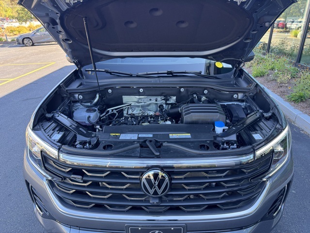2024 Volkswagen Atlas SEL Premium R-Line photo 8
