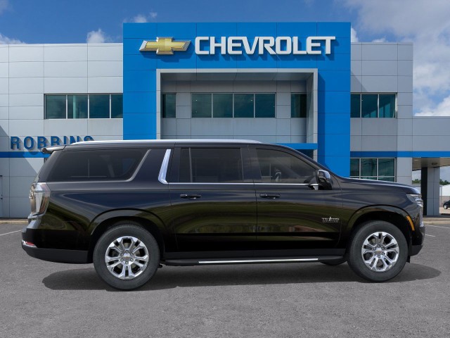 2026 Chevrolet Suburban LT photo 3