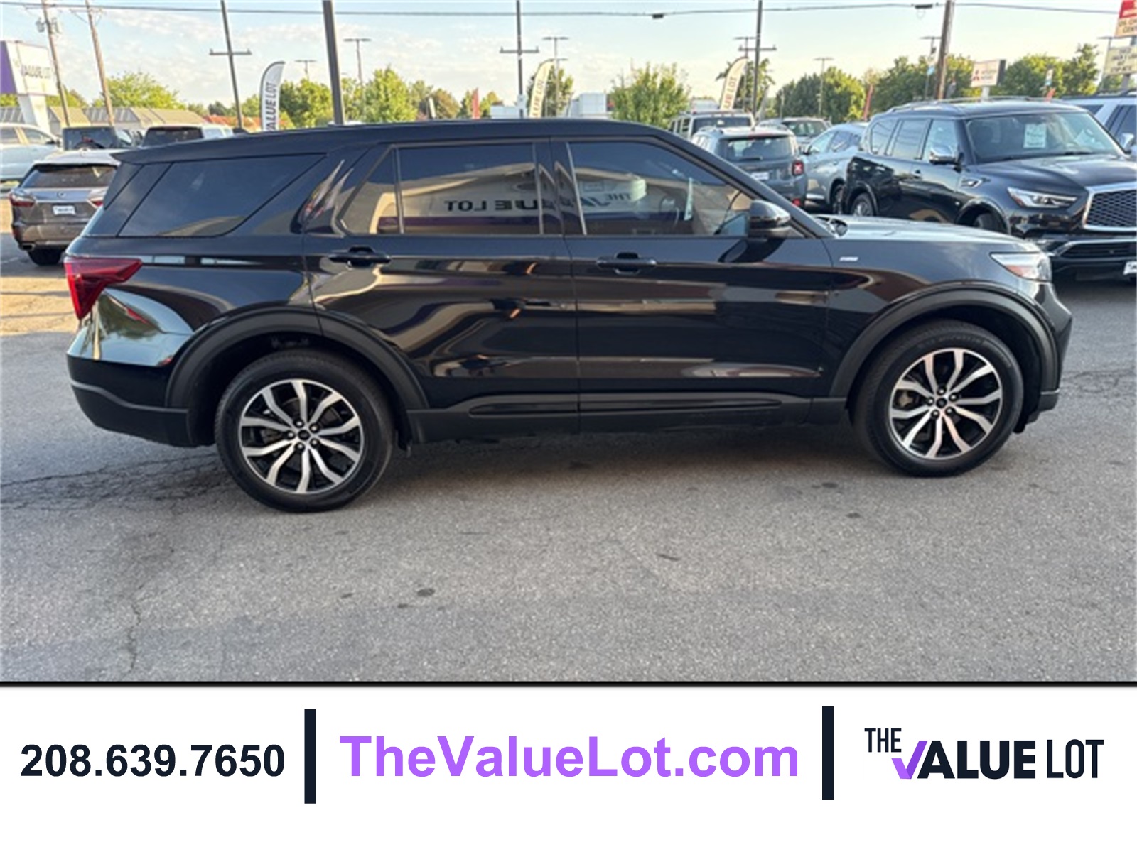 2022 Ford Explorer ST-Line photo 2