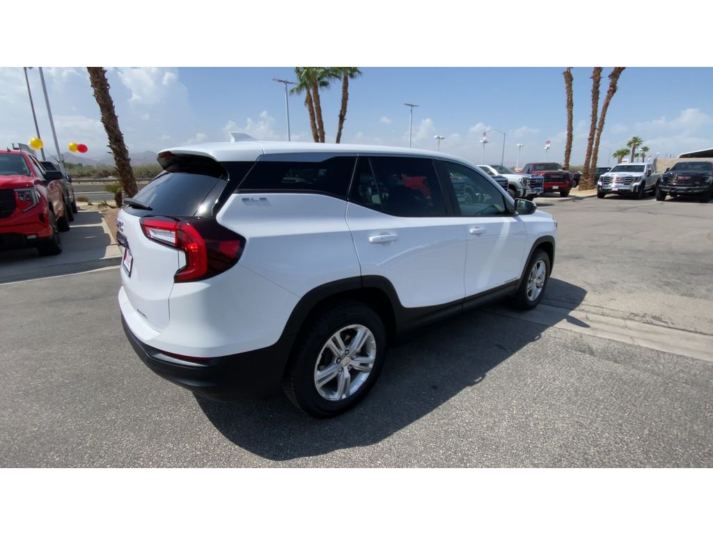 2024 Gmc Terrain SLE photo 8