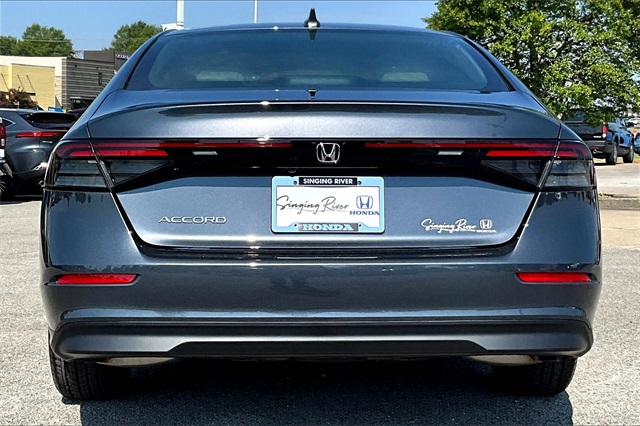 2025 Honda Accord 1.5T LX photo 4