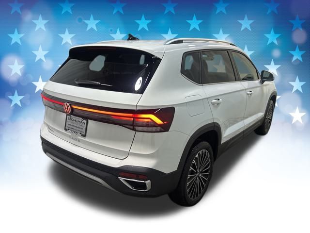 2025 Volkswagen Taos SE photo 3