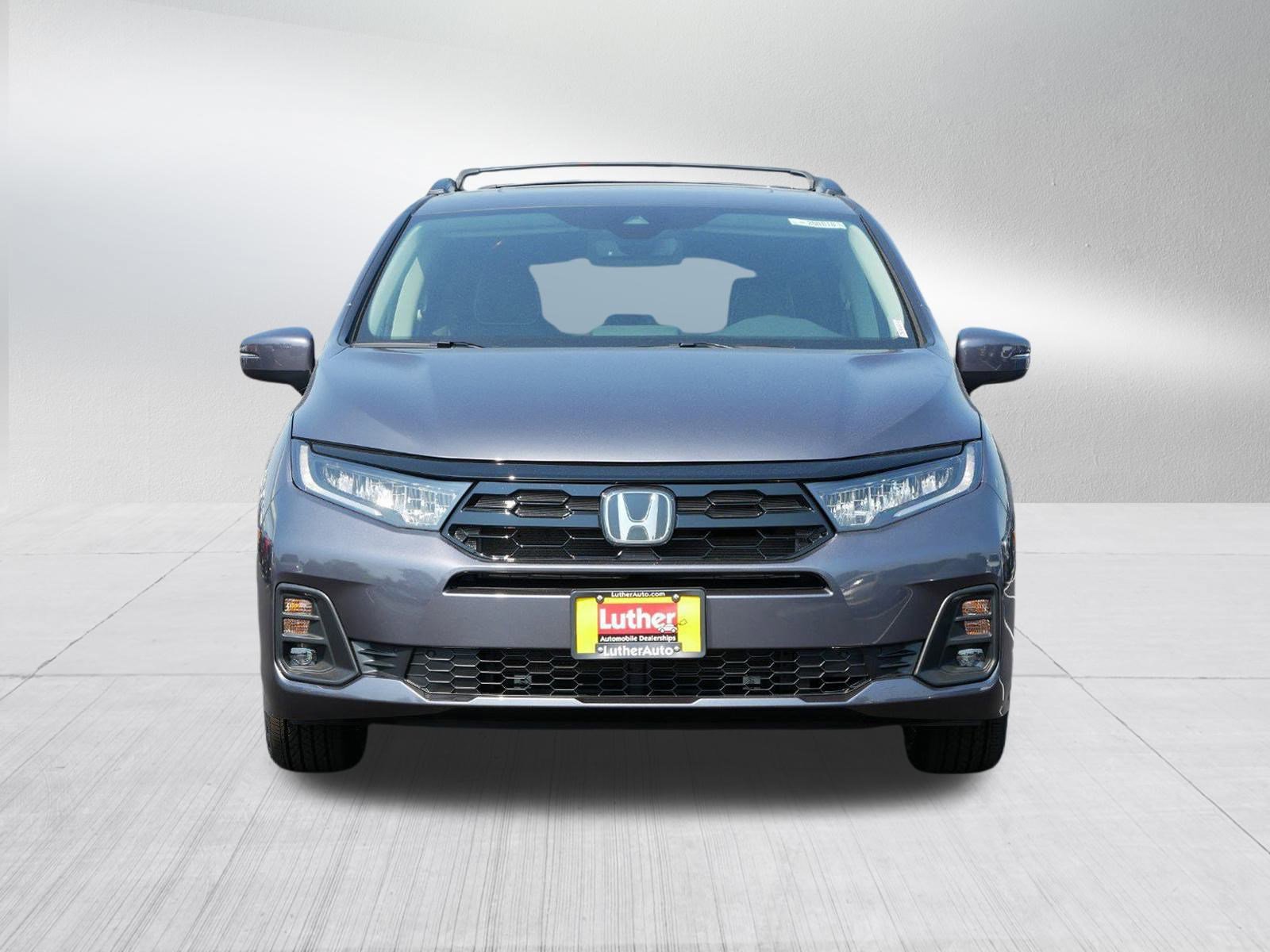 2026 Honda Odyssey Touring photo 2