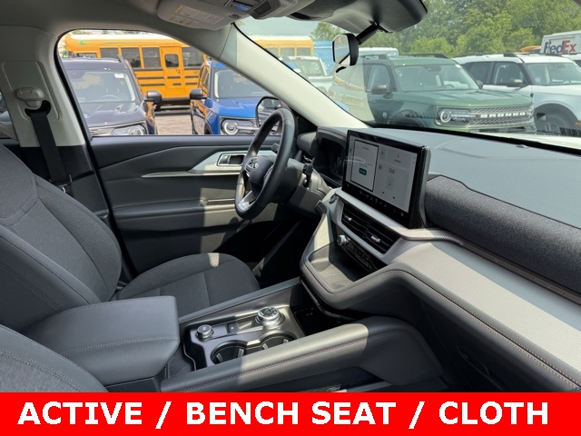 2025 Ford Explorer photo 8