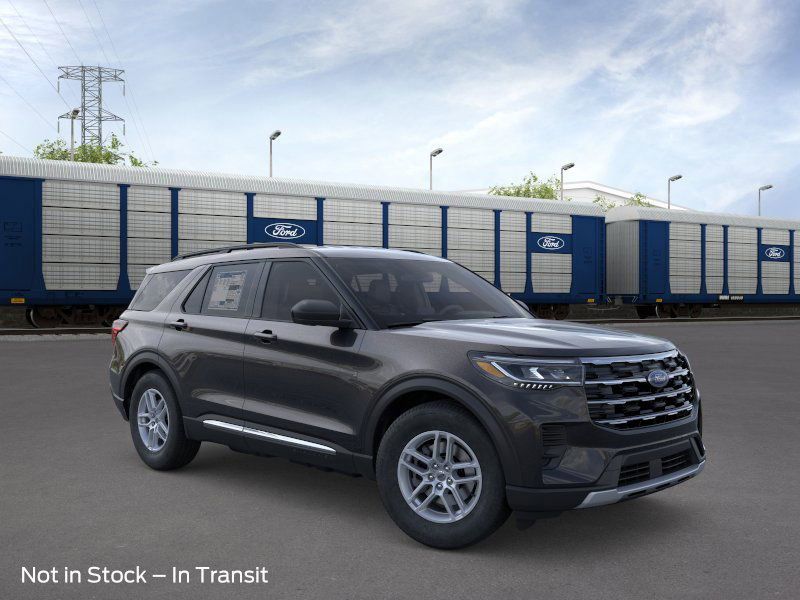 2025 Ford Explorer photo 7