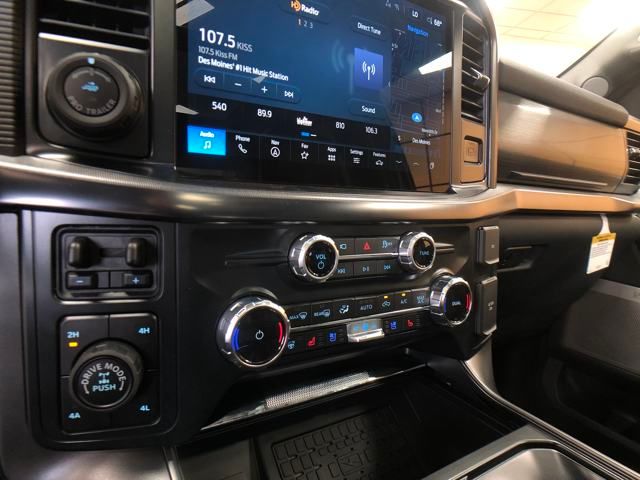 2025 Ford F-150 Lariat photo 18
