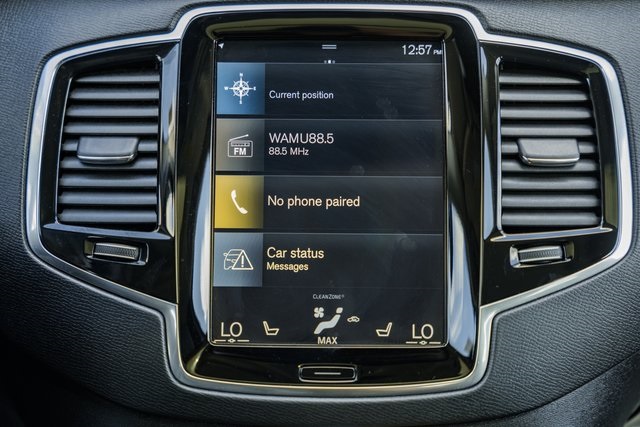 2022 Volvo XC90 Momentum photo 16