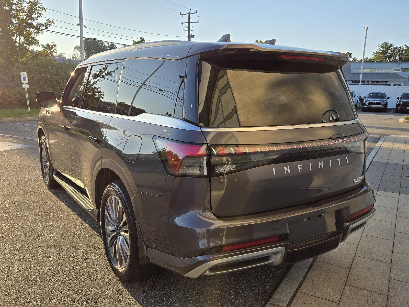 2025 Infiniti QX80 Luxe photo 16