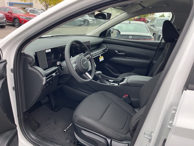 2026 Hyundai Tucson SE photo 9
