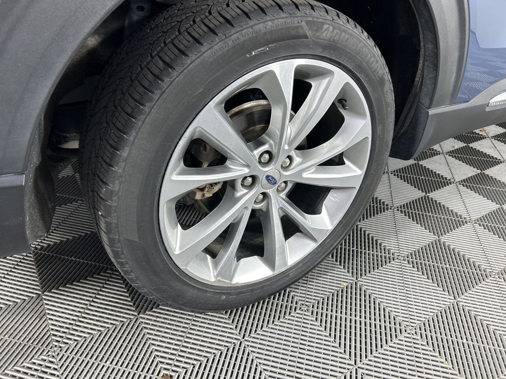 2021 Ford Explorer Platinum photo 3