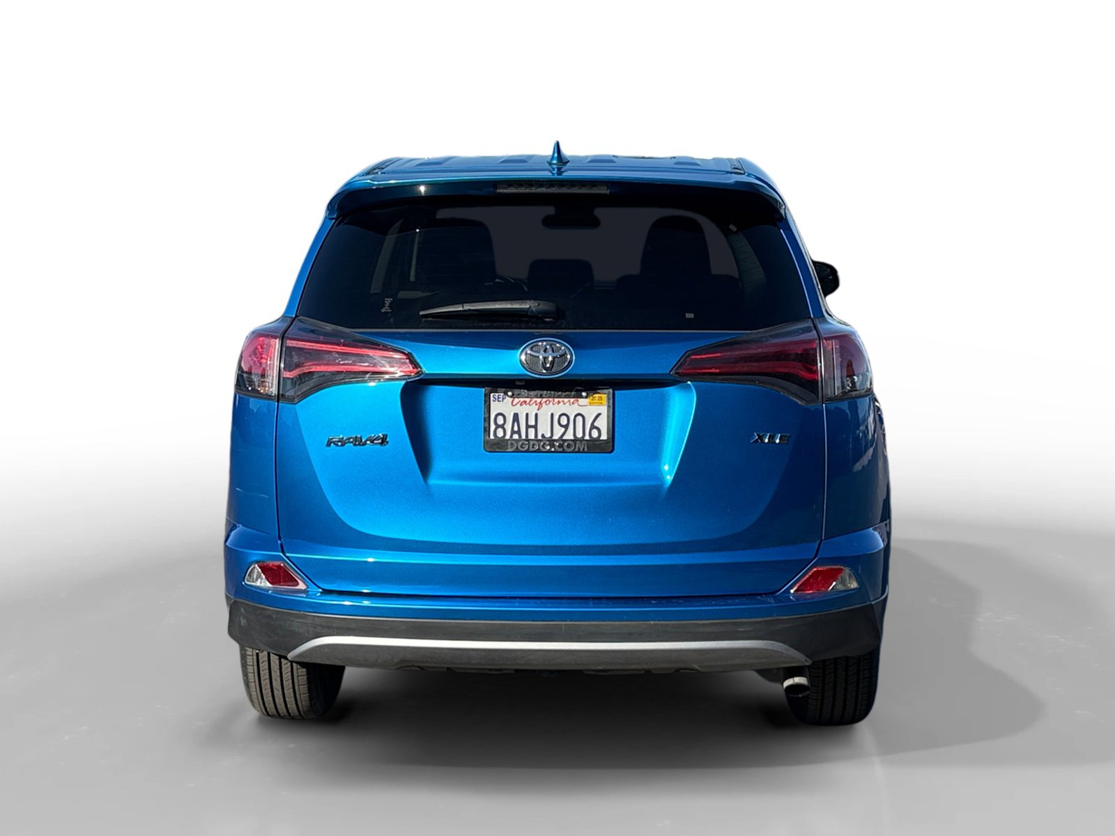 2017 Toyota RAV4 XLE photo 4