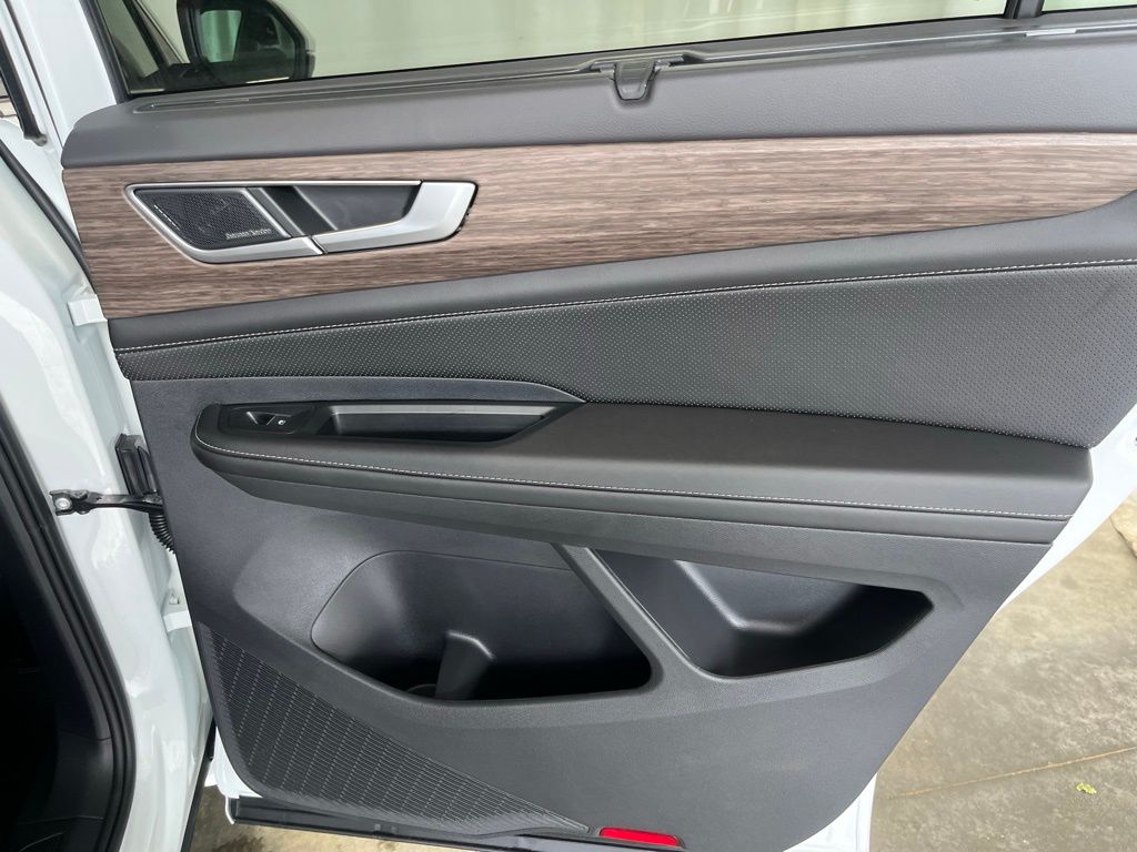 2025 Volkswagen Atlas SEL Premium R-Line photo 21