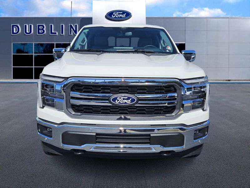 2025 Ford F-150 Lariat photo 2