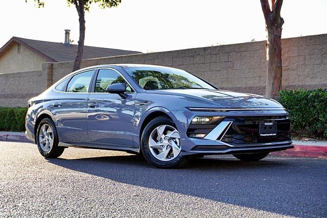 2025 Hyundai Sonata SE photo 2