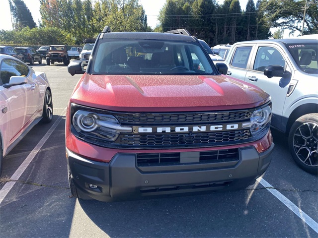 2025 Ford Bronco Sport Outer Banks photo 2
