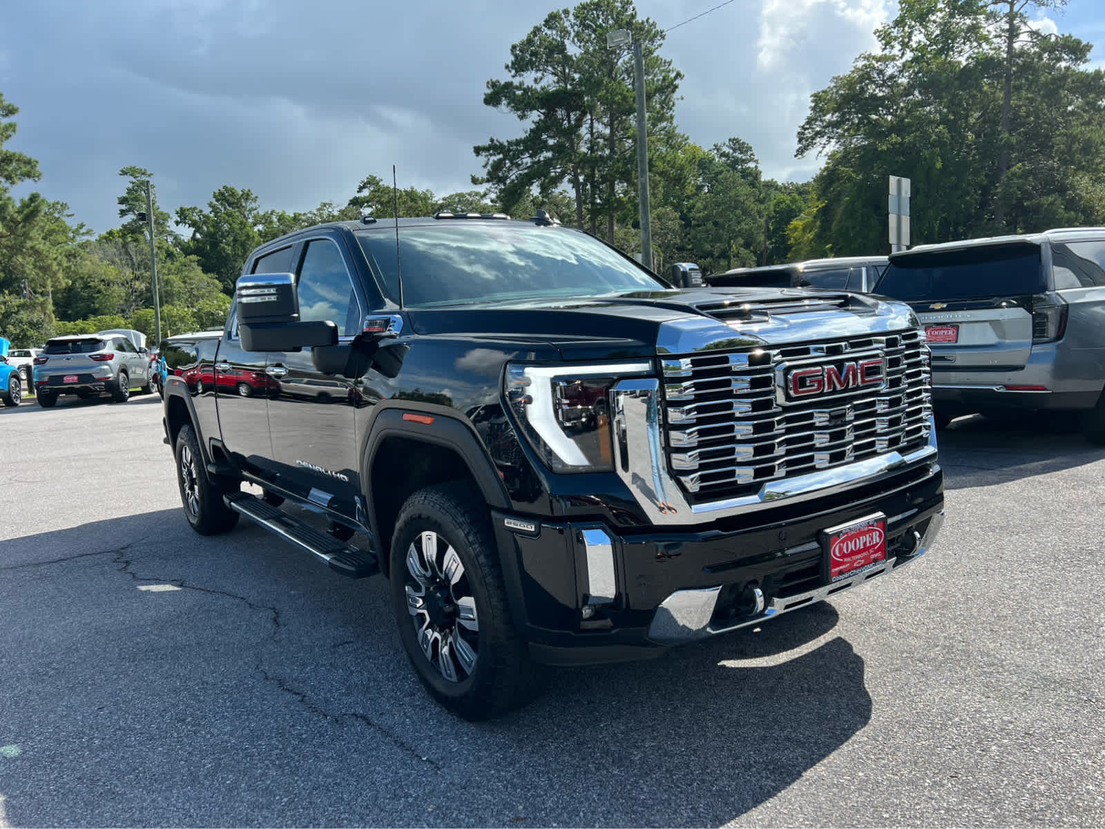 2025 Gmc Sierra HD Denali photo 2