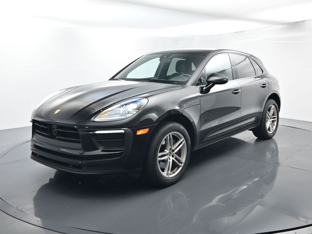 2025 Porsche Macan Base