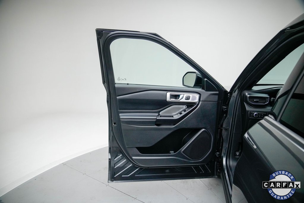 2020 Ford Explorer ST photo 3