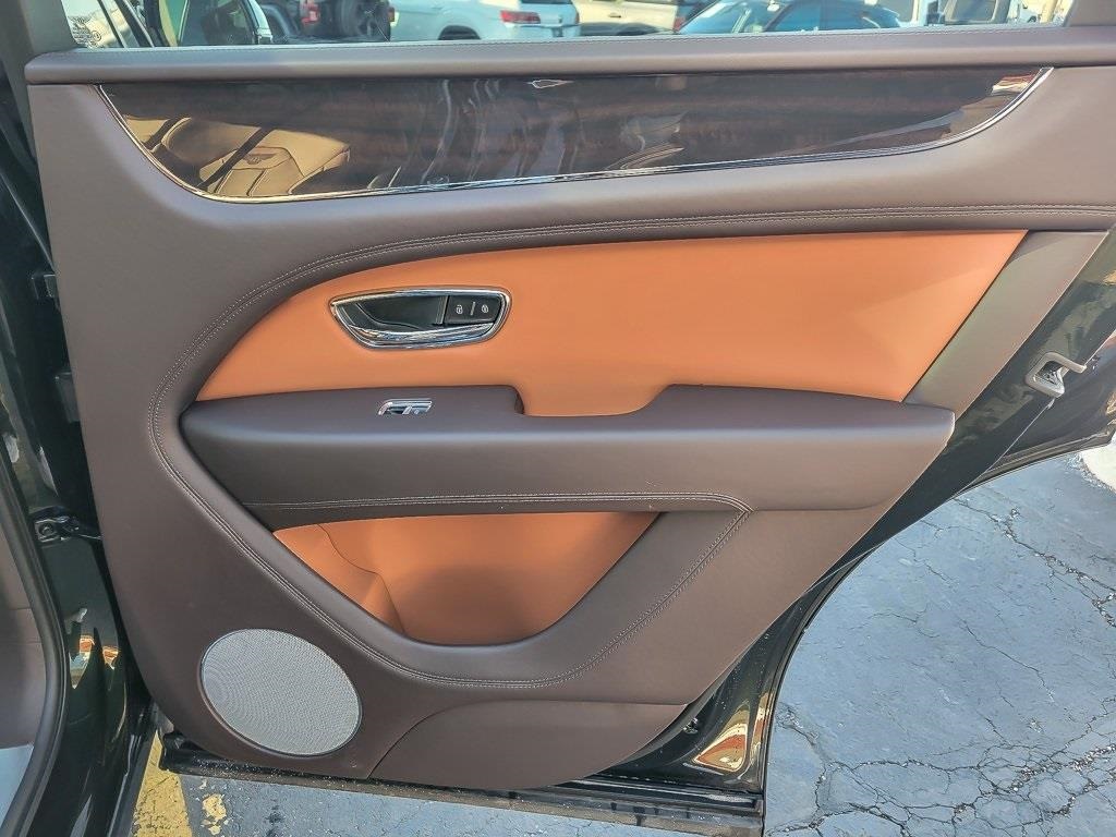 2021 BENTLEY BENTAYGA - Image 22