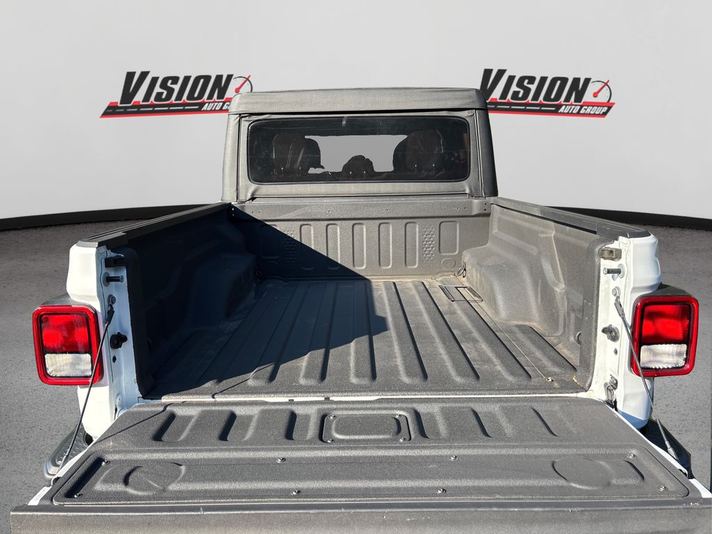2021 Jeep Gladiator Willys photo 9