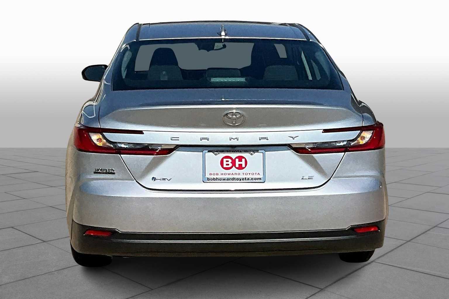 2025 Toyota Camry LE photo 4