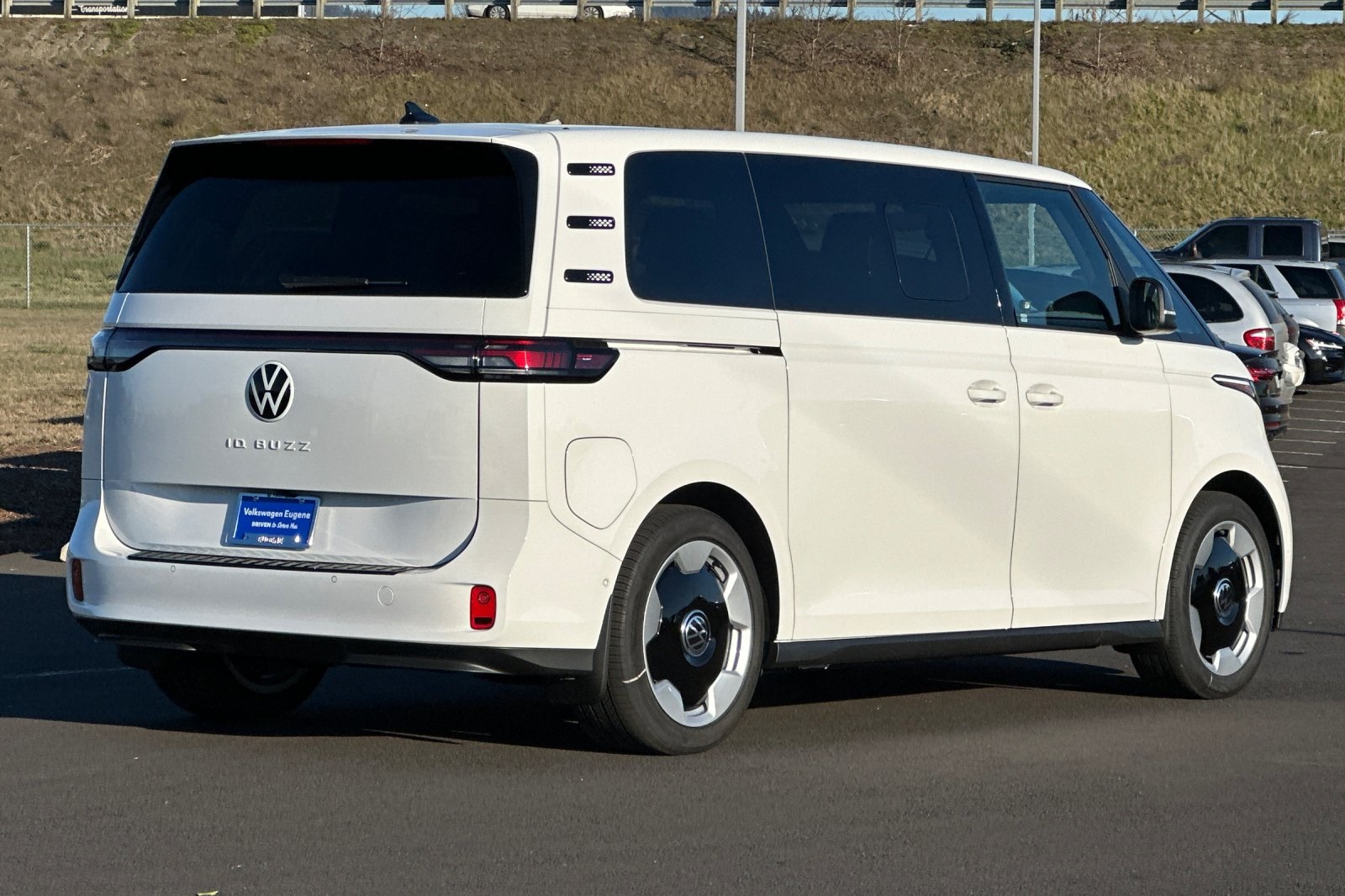 2025 Volkswagen ID. Buzz Pro S photo 3
