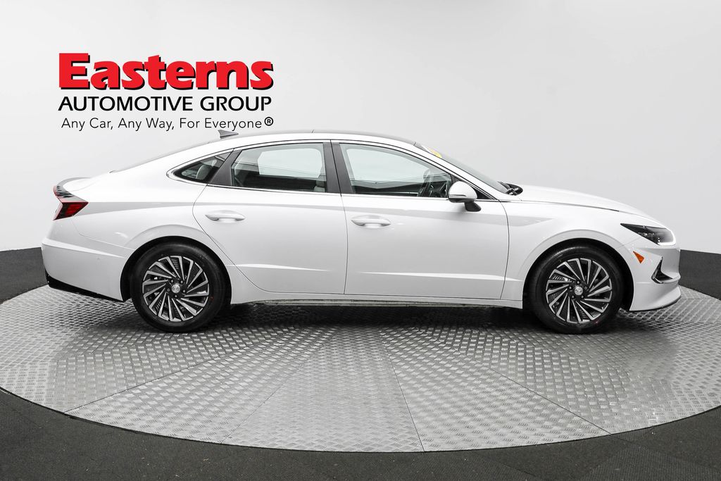 2022 Hyundai Sonata Hybrid Limited photo 4