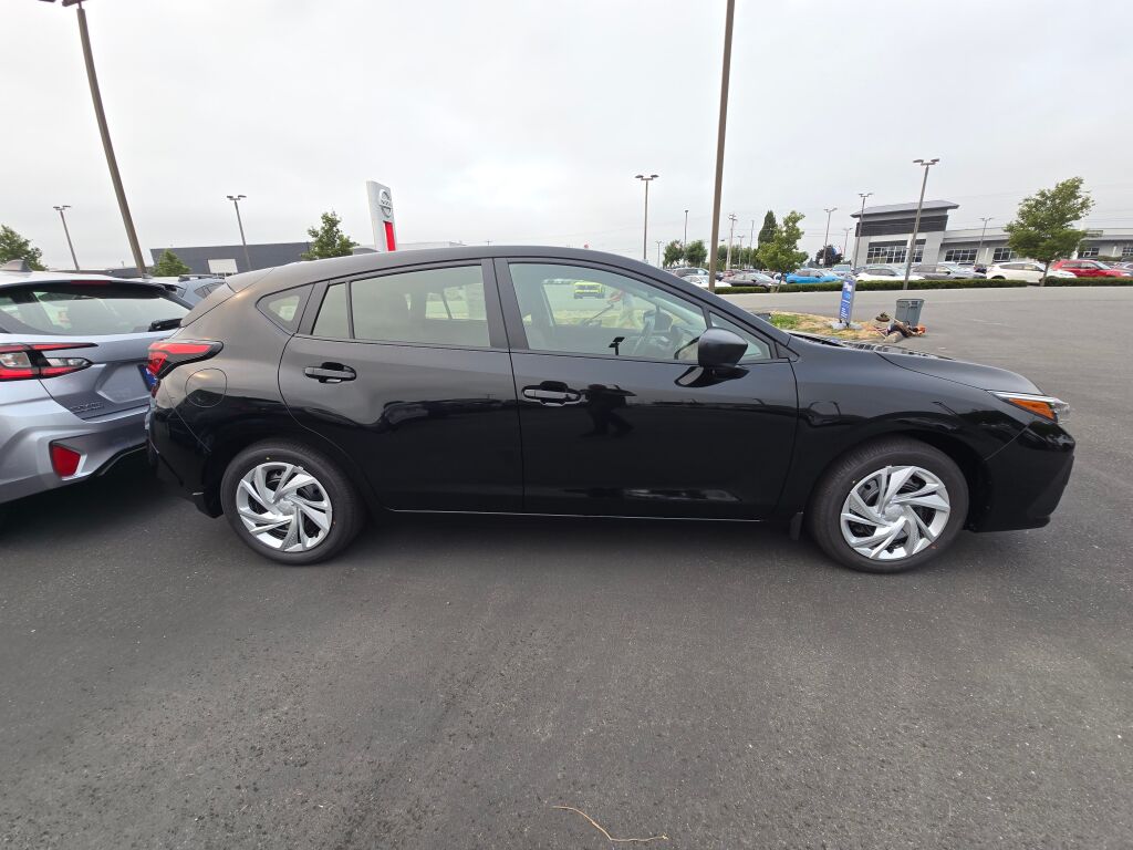 2025 Subaru Impreza Base photo 4