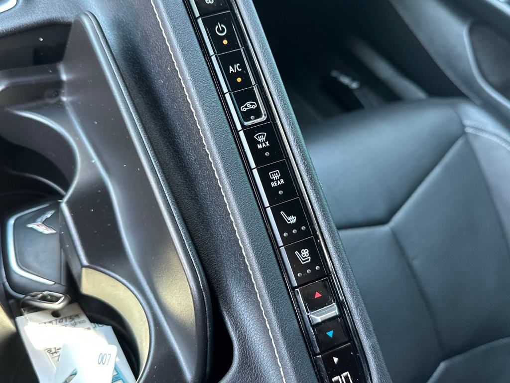 2020 Chevrolet Corvette Stingray 2LT photo 17
