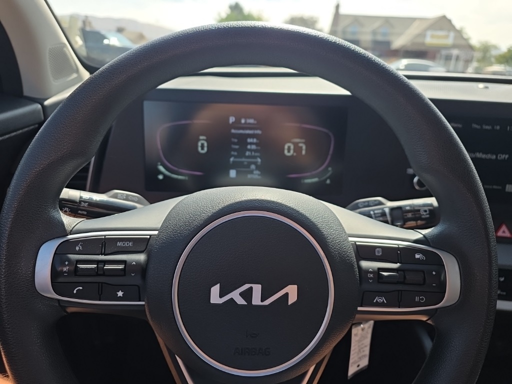 2024 Kia Sportage LX photo 15