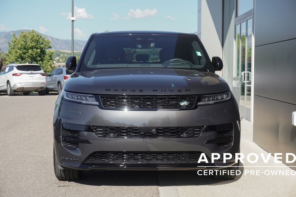 2025 Land Rover Range Rover Sport SE photo 2