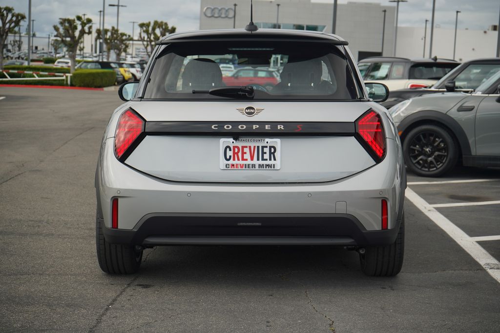 2026 Mini Cooper 2 Door Hardtop Signature photo 4