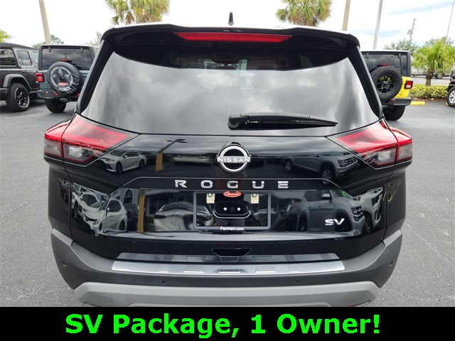2022 Nissan Rogue SV photo 6