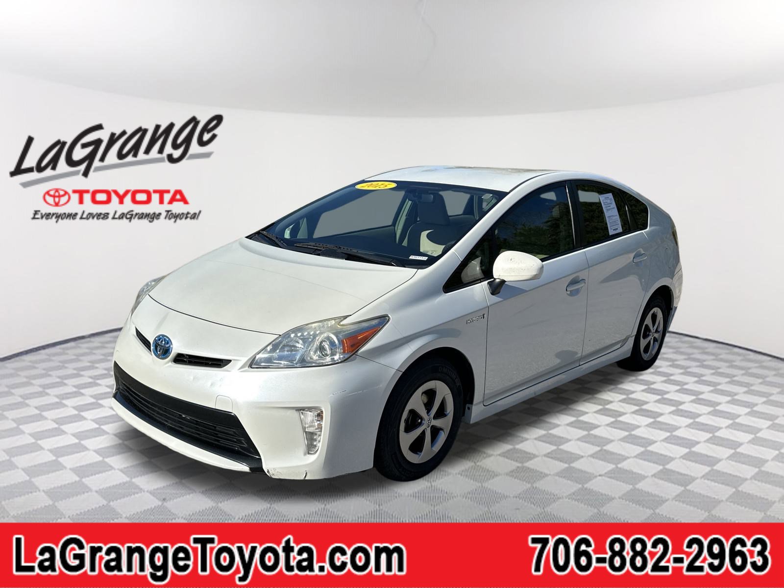 2015 Toyota Prius Two's photo