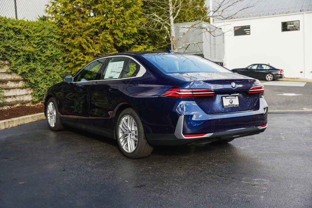 New 2025 Tanzanite Blue II Metallic BMW 530i xDrive image 9