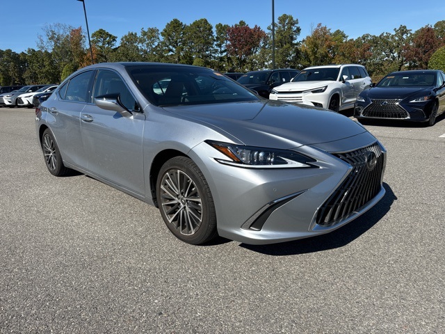 2022 Lexus ES 350 photo 2